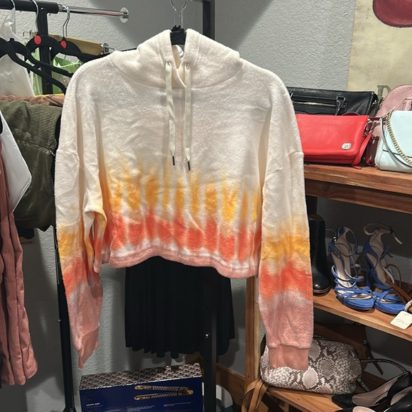 NWT Feat blanketblend crop hoodie - Picture 2 of 4